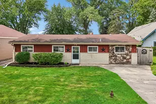 35672 N Sheridan Dr, Fox Lake, IL 60020 - Photo 1