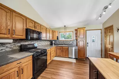 35672 N Sheridan Drive, Fox Lake, IL 60020 - Photo 17