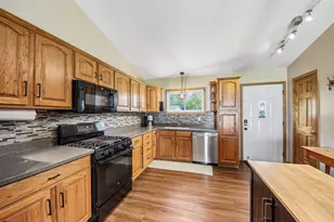 35672 N Sheridan Dr, Fox Lake, IL 60020 - Photo 17