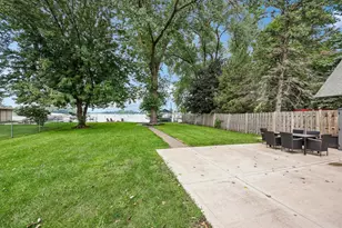 35672 N Sheridan Dr, Fox Lake, IL 60020 - Photo 37