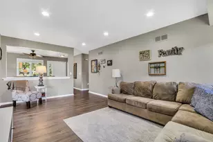 826 Shakespeare Dr, Grayslake, IL 60030 - Photo 9