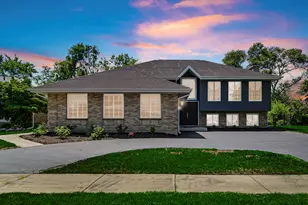 2913 201st Pl, Lynwood, IL 60411 - Photo 1