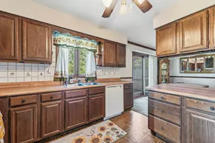 915 Carriage Dr, Algonquin, IL 60102 - Photo 3