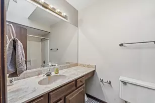 915 Carriage Dr, Algonquin, IL 60102 - Photo 9