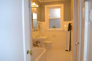 1055 W North Shore Ave, Chicago, IL 60626 - Photo 11