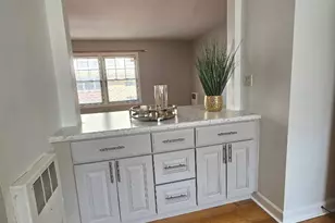 7526 N Ridge Blvd, Chicago, IL 60645 - Photo 5