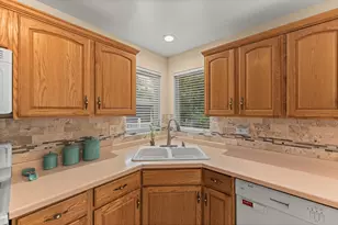 5441 Christopher Dr, Oak Forest, IL 60452 - Photo 15