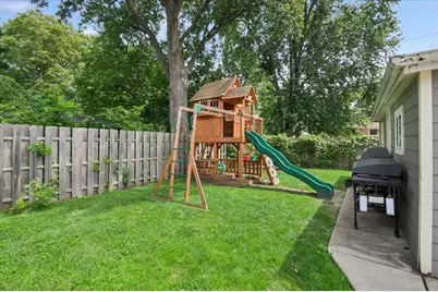5845 Keeney Street, Morton Grove, IL 60053 - Photo 19