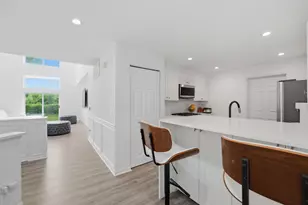 1117 Hawthorne Ln, Elk Grove Village, IL 60007 - Photo 15