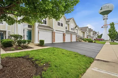 1117 Hawthorne Lane #1117, Elk Grove Village, IL 60007 - Photo 3