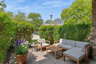 925 Spring Hill Dr, Northbrook, IL 60062 - Photo 23