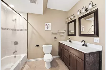 344 N Worth Avenue, Elgin, IL 60123 - Photo 15