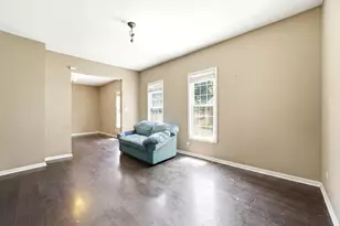344 N Worth Ave, Elgin, IL 60123 - Photo 9