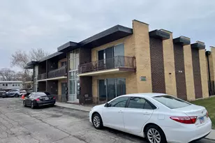 9517 Mansfield Ave, Oak Lawn, IL 60453 - Photo 1