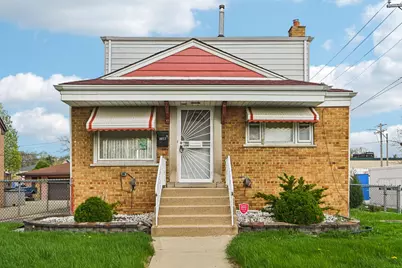 8853 S Troy Avenue, Evergreen Park, IL 60805 - Photo 1