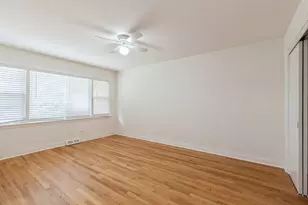 5018 Dobson St, Skokie, IL 60077 - Photo 7