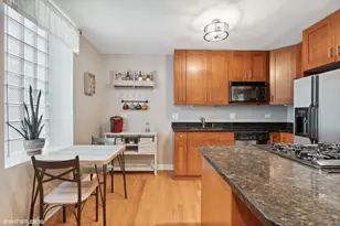2307 W Haddon Ave, Chicago, IL 60622 - Photo 7