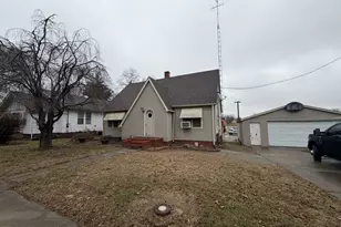 140 S 4th St, Albion, IL 62806 - Photo 23