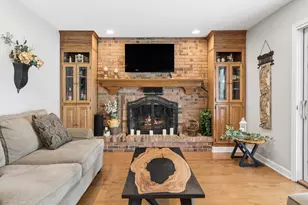 1137 Hyde Park Ln, Naperville, IL 60565 - Photo 7