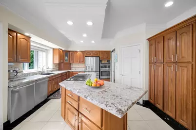 8 Lakeside Drive, South Barrington, IL 60010 - Photo 17