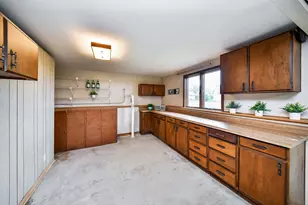 2S557 Bliss Rd, Sugar Grove, IL 60554 - Photo 17