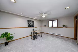 2S557 Bliss Rd, Sugar Grove, IL 60554 - Photo 9