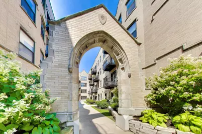4442 N Damen Avenue #4E, Chicago, IL 60625 - Photo 1
