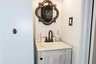 201 S Michigan Ave, Addison, IL 60101 - Photo 23