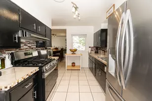 201 S Michigan Ave, Addison, IL 60101 - Photo 9