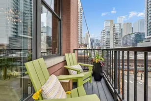 300 W Grand Ave, Chicago, IL 60654 - Photo 9