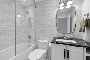 300 W Grand Ave, Chicago, IL 60654 - Photo 19
