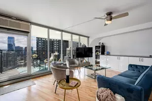 300 N State St, Chicago, IL 60654 - Photo 3