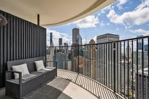 300 N State St, Chicago, IL 60654 - Photo 13