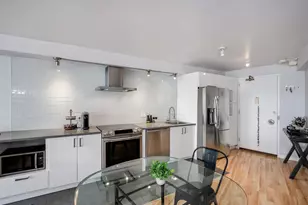 300 N State St, Chicago, IL 60654 - Photo 5