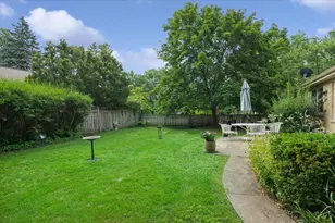 2324 Sumac Cir, Glenview, IL 60025 - Photo 15