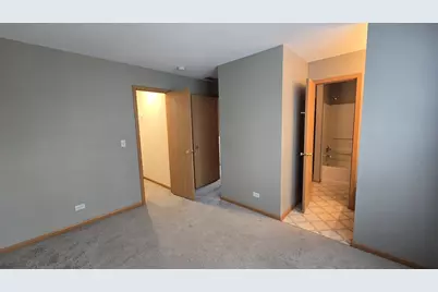 2053 Grayhawk Drive, Aurora, IL 60503 - Photo 5