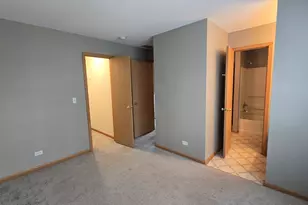 2053 Grayhawk Dr, Aurora, IL 60503 - Photo 5