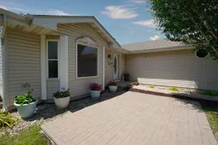 2115 THREE Forks Dr, Plainfield, IL 60586 - Photo 3
