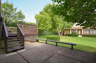 19 Elmwood Square, Indian Head Park, IL 60525 - Photo 31