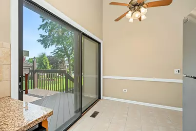 19 Elmwood Square, Indian Head Park, IL 60525 - Photo 15