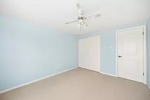 19 Elmwood Square, Indian Head Park, IL 60525 - Photo 21