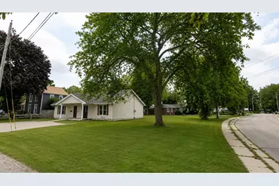 7 Arcade Court, Freeport, IL 61032 - Photo 5