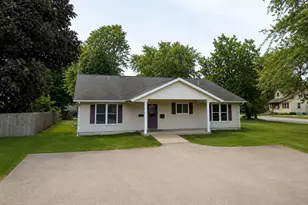 7 Arcade Ct, Freeport, IL 61032 - Photo 7