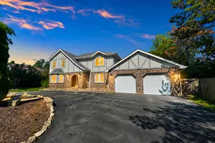 801 Waltz Ct, Prospect Heights, IL 60070 - Photo 1