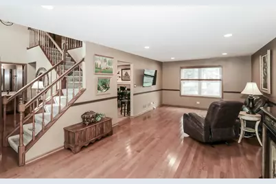 1324 Nantucket Court, Carol Stream, IL 60188 - Photo 5