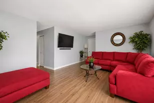 2271 Windsor Ln, Country Club Hills, IL 60478 - Photo 3