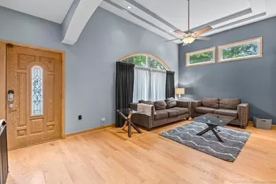 9832 Rutherford Avenue, Oak Lawn, IL 60453 - Photo 3