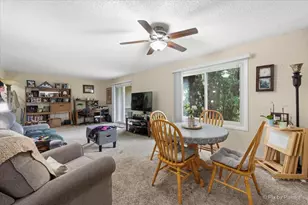 5202 Winslow Cir, McHenry, IL 60050 - Photo 7