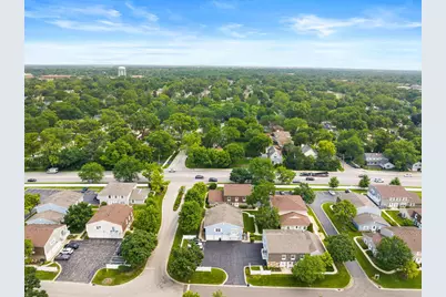 1497 Woodcutter Unit D Lane #D, Wheaton, IL 60189 - Photo 5