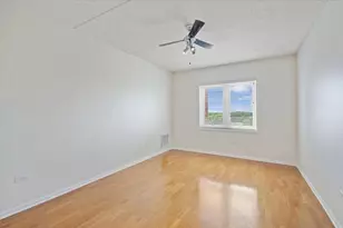 5555 N Cumberland Ave, Chicago, IL 60656 - Photo 11
